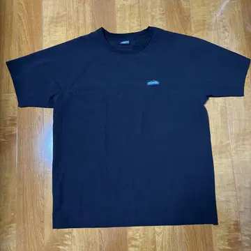 KAVU SHELTECH 블랙 티셔츠