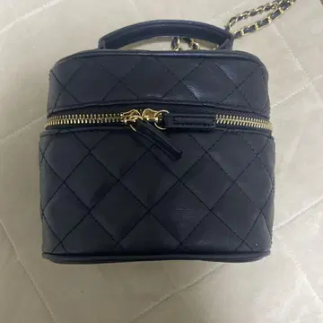 블랙 퀼팅 백