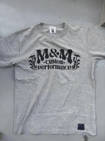M&M custom performance 그레이 티셔츠