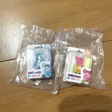 베어브릭 가챠 (클리어 스카이 블루, 클리어 멀티 컬러)