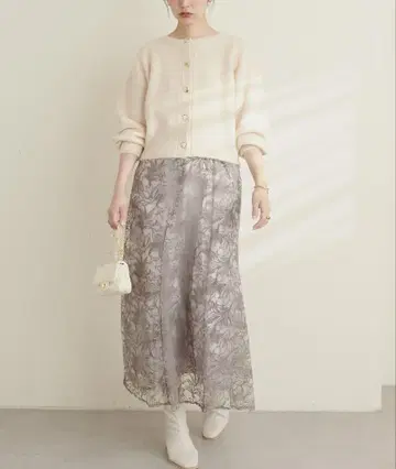 내추럴 꾸뛰르 튤 자수 레이스 스커트