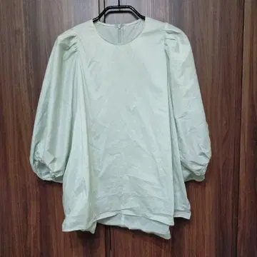 도레스테리아 블라우스