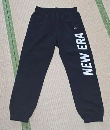 뉴에라 조거 팬츠 블랙