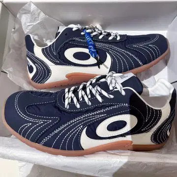 여성용 스니커즈 신발 23.5cm 운동화 패션