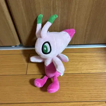 색이 다른 세레비 봉제 인형 키링