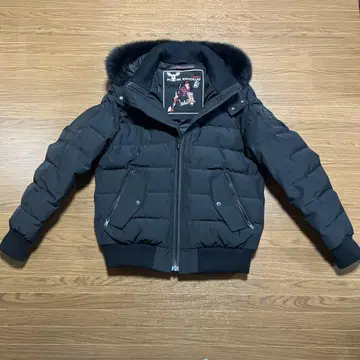 MOOSE KNUCKLES 블랙 다운 자켓