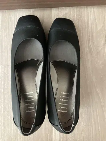 fitfit 블랙 펌프스 24cm