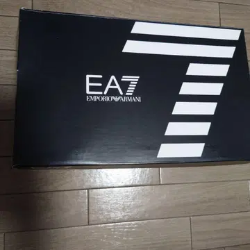 EA7 Emporio Armani 화이트 스니커즈