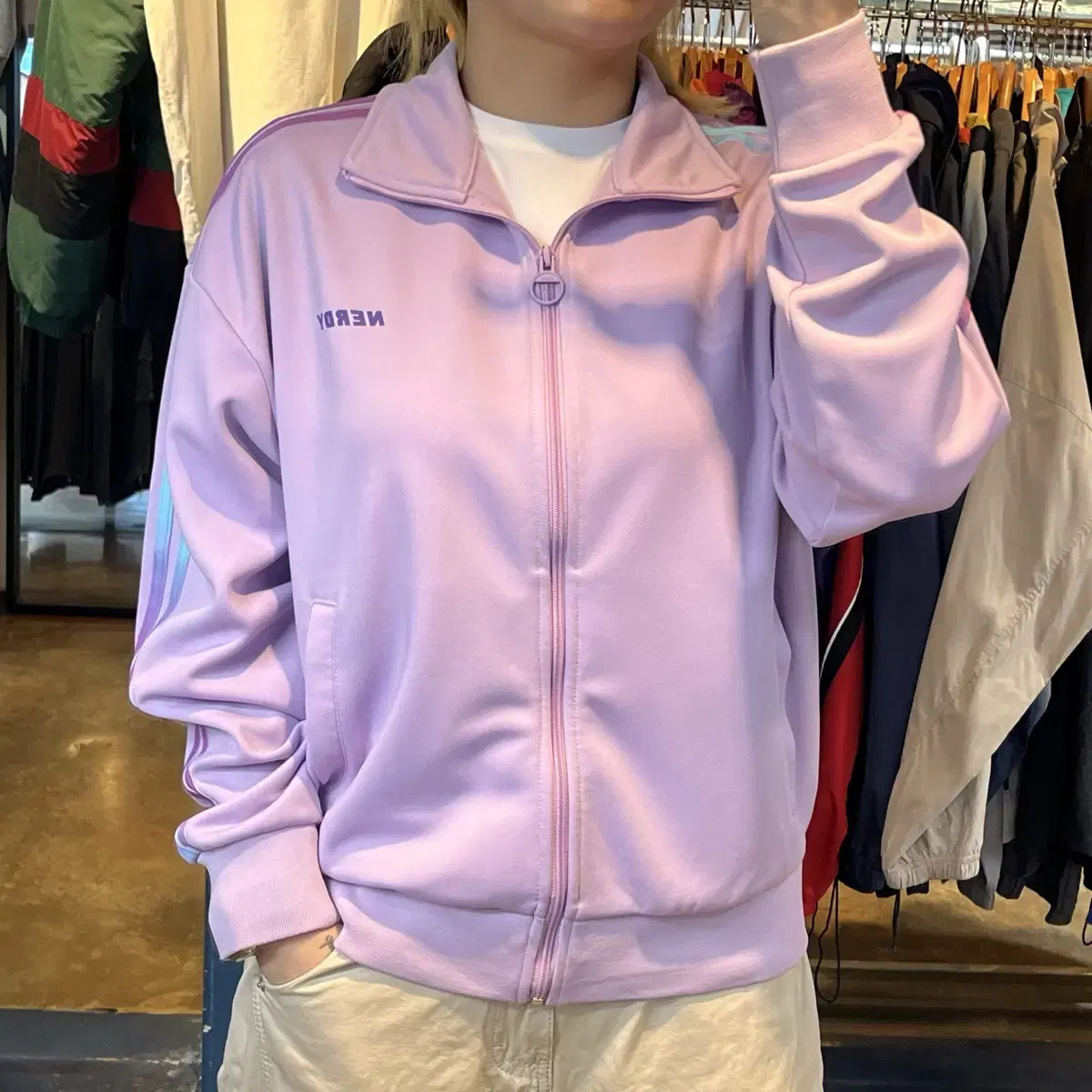 NERDY | 널디 Nerdy NY Track Top Black L on Bunjang Global Site.