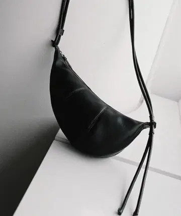 WYM LIDNM 라운드 미니 숄더 백