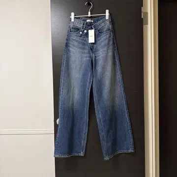 새상품/택 포함 MOUSSY 크로스 허리 디자인 데님 (1 D/BLU)