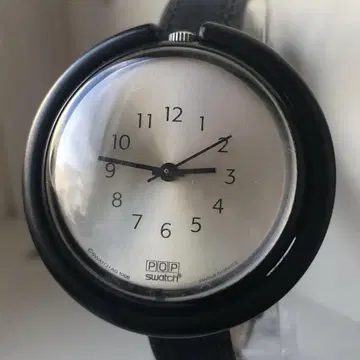 Swatch POP 손목시계 배터리 새상품 화이트/블랙