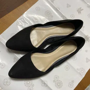 블랙 스웨이드 플랫 슈즈
