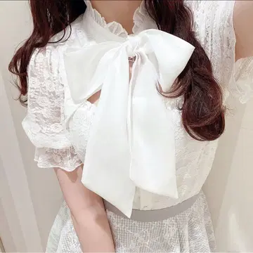 에블린 시어 리본 블라우스 화이트