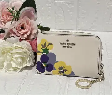 새상품 kate spade new york 꽃무늬 프래그먼트 케이스