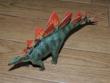 스테고사우루스 모형 그린과 오렌지 약 15cm