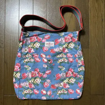 Cathkidston 캐스키드슨 메신저 백 튤립 패턴