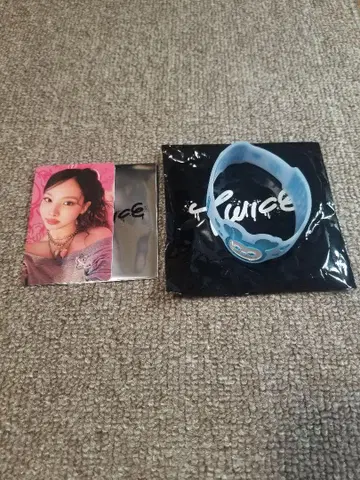 TWICE 나연 러버 밴드 및 특정 카드