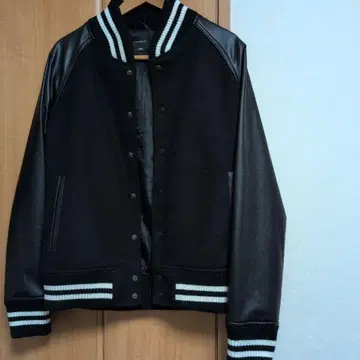 로셸 바시티 자켓