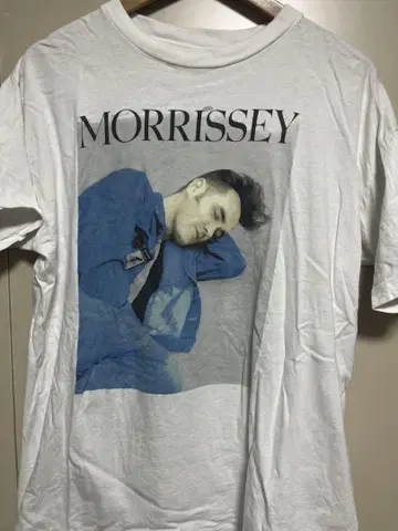 초레어 MORRISSEY 티셔츠 사노 레오 착용