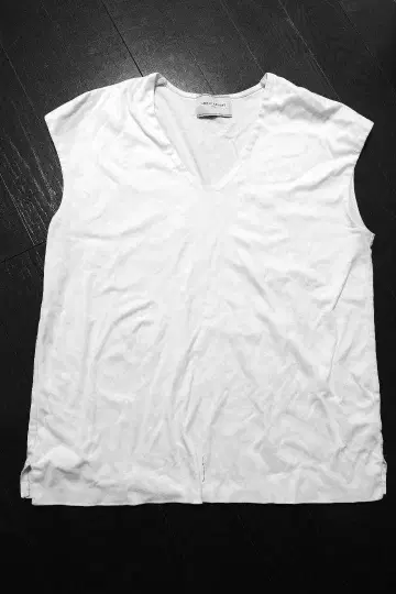 UNITEDARROWS 화이트 V넥 슬리브리스 티셔츠