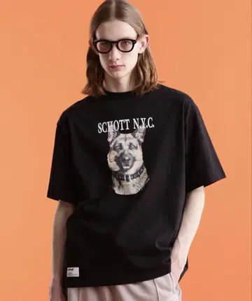 SCHOTT N.Y.C. 블랙 티셔츠