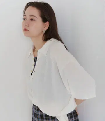 TINA:JOJUN/엠블럼 자수 유니섹스 폴로 니트