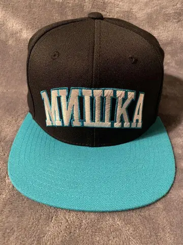 MISHKA CYRILLIC VARSITY 스냅백 캡