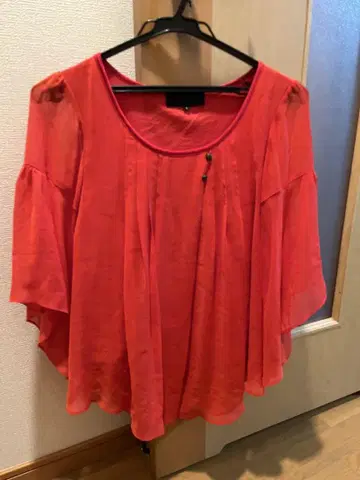 UNTITLED 언타이틀 상의