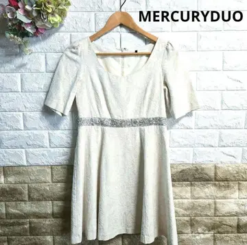 MERCURYDUO 아이보리 플레어 슬리브 튜닉