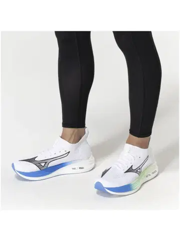 새상품 정가 16500엔 미즈노 네오젠 mizuno neo zen 화이트