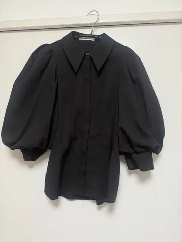 SNIDEL 빅 칼라 퍼프 슬리브 셔츠 블라우스