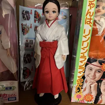 무녀 리카짱 인형
