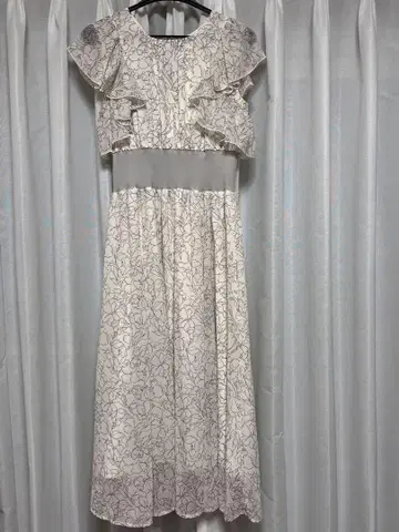 JILLSTUART 꽃무늬 원피스 질스튜어트 오프숄 화이트