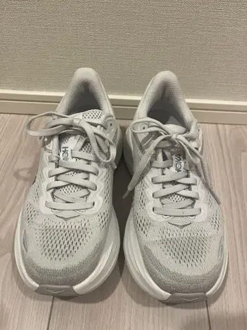 HOKA BOND 9 스타더스트 실버