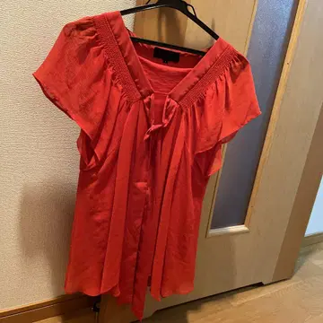 UNTITLED 언타이틀 상의