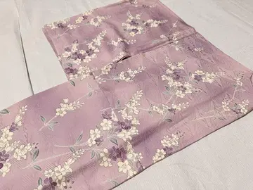 코몬 보라색 꽃무늬