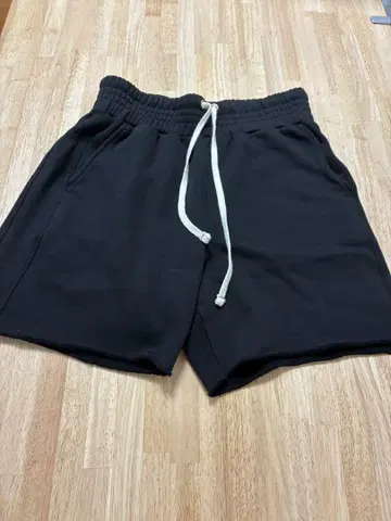 LESTIEN 블랙 숏 팬츠