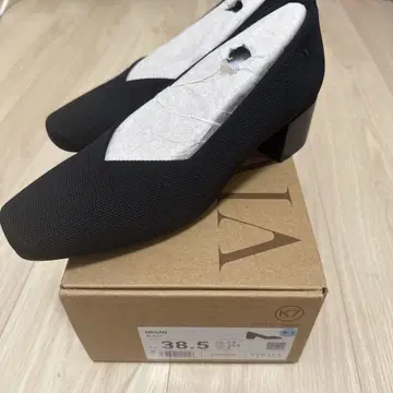 VIVAIA MEGAN BLACK 스퀘어토 스트레스 프리 블록 힐