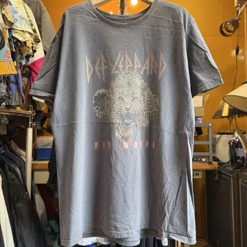 미국 빈티지 의류 Def Leppard 레오파드 프린트 티셔츠 L 사이즈