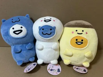 문구와 함께 쫄깃쫄깃한 봉제 인형 3개