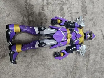 보라색 액션 피규어 약 30cm