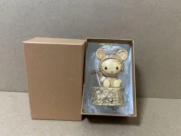 레어 산리오 헬로키티 나무 조각 입상 쥐 인형옷 인테리어