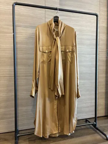 베드 포드 22aw 롱 스카프 새틴 셔츠