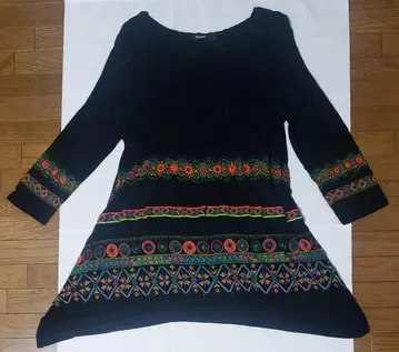 데시구알 Desigual 블랙 큐빅 원피스