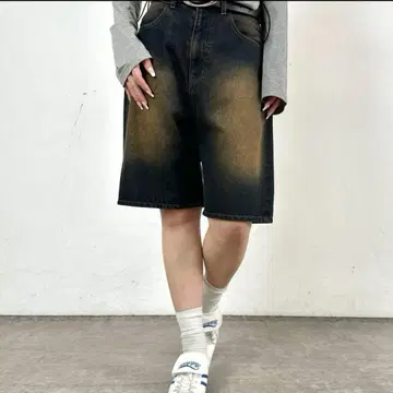SLOPPY 블랙 데님 하프 팬츠 그라데이션
