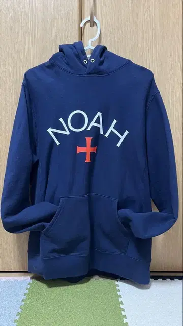 NOAH 네이비 후드 부착 후드티