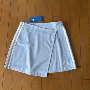 [미사용 새상품] 아디다스 랩스커트 스카이블루 L