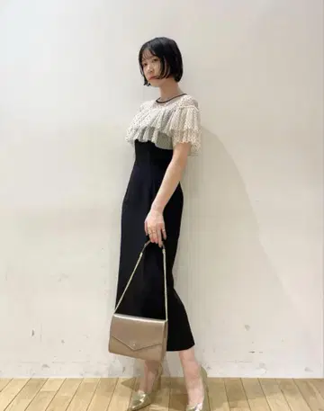 러그문 도트 얇은 명주 원피스