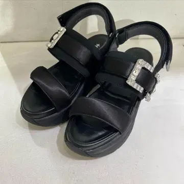플러스 다이애나 비쥬가 달린 샌들 23.5cm 새상품급